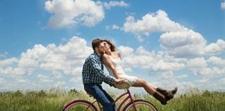 10 raisons de tomber amoureux jeune