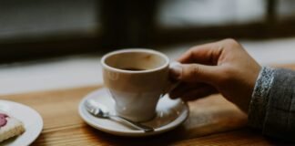 10 raisons de notre curieuse relation avec la caféine