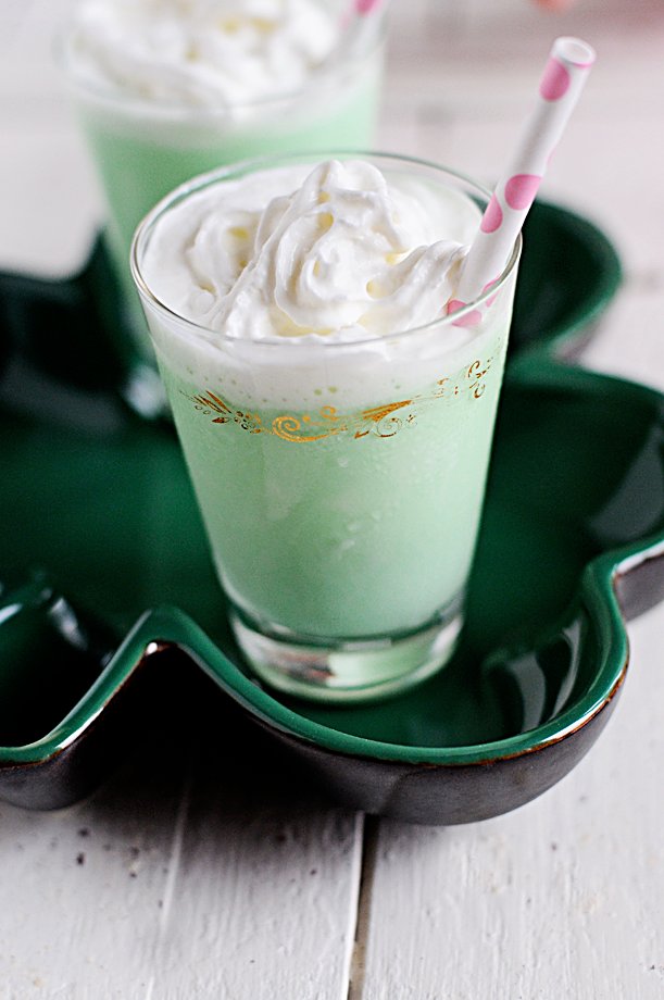 Cocktail vert à la menthe verte Grasshopper St Patricks Day