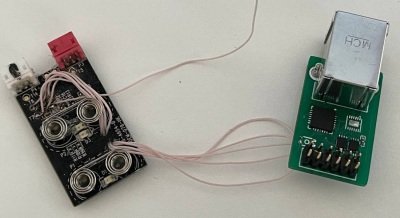 La carte de la bouilloire, avec un USB-UART connecté