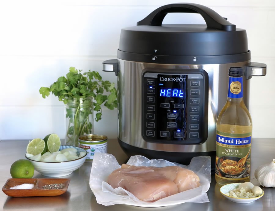 Taco au poulet au piment vert Ingrédients Poitrine de poulet Citron vert Oignon Vin blanc de cuisine Holland House avec l'autocuiseur Crock-Pot XL