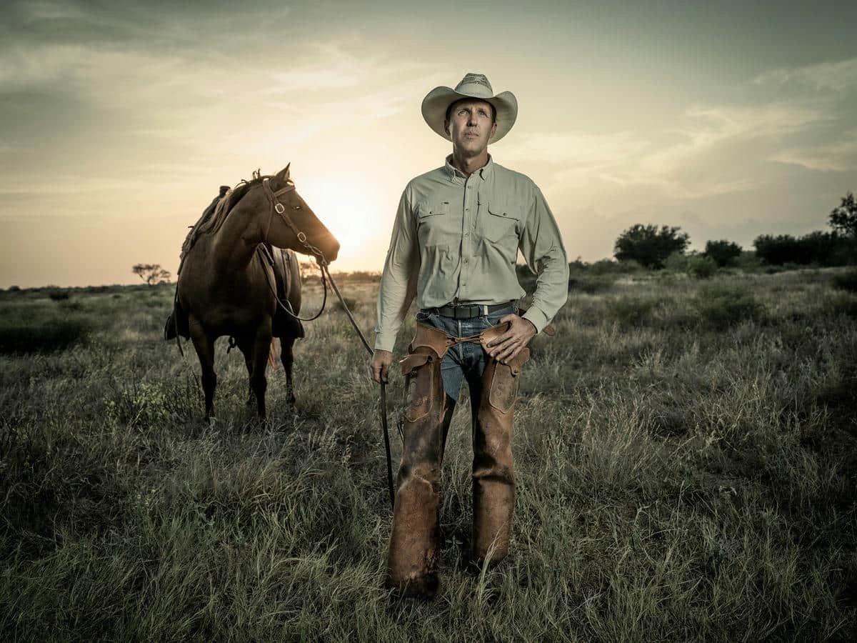 grande photographie à l'huile cheval de cow-boy champ géothermique au Texas