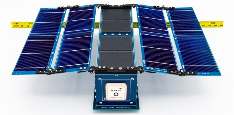 Democratiser lespace un picosatellite a la fois