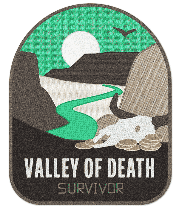 un patch brodé basé sur la Vallée de la Mort avec les mots « Valley of Death Survivor » en bas