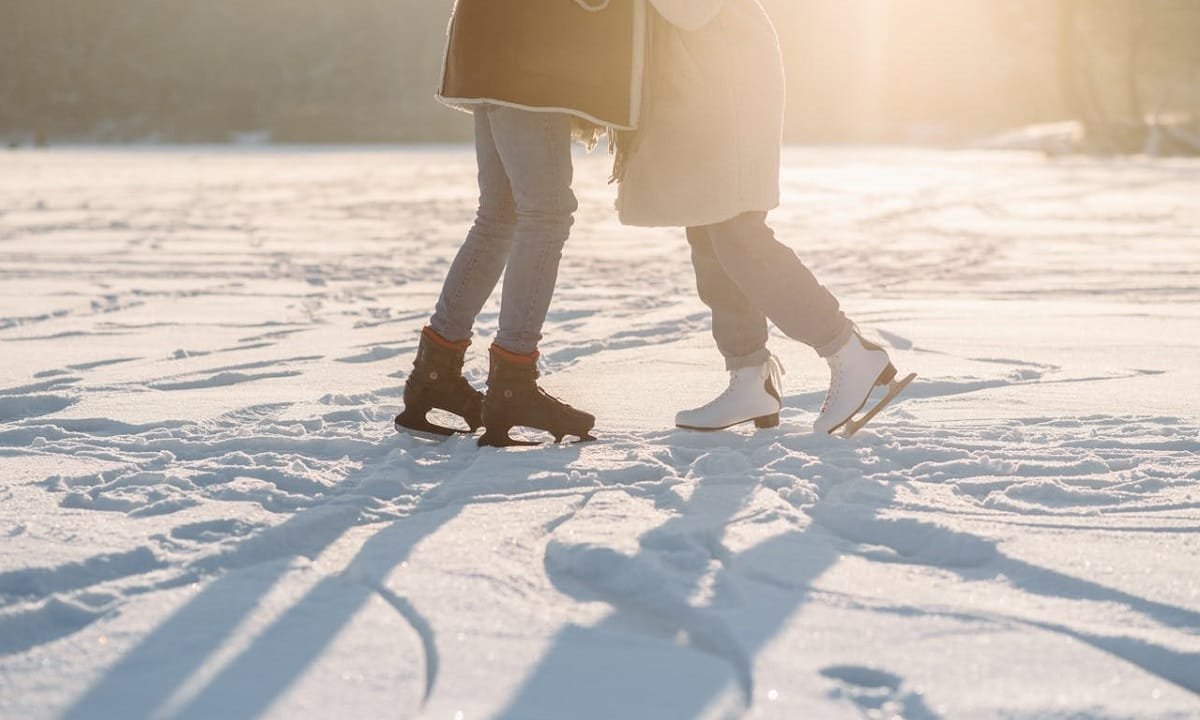 10 raisons de pratiquer le patin à glace à Chamonix cet hiver