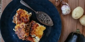 10 raisons de savourer un plat de moussaka pour vos repas d'hiver